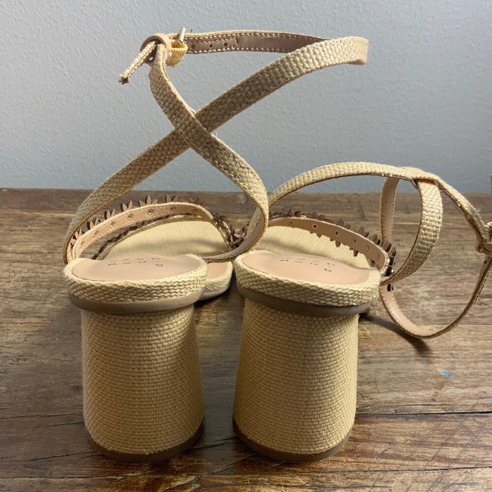 A. New. Day Rattan Flower strappy shoes size 6.5 - Picture 5 of 7
